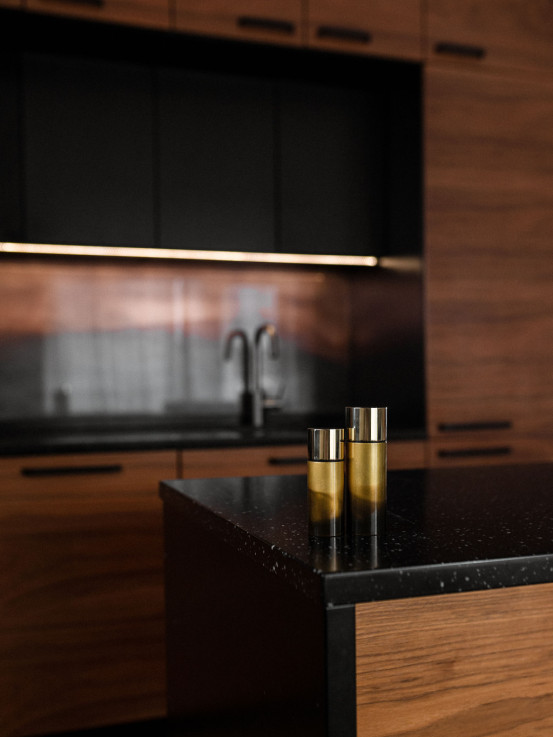 Oxidized brass salt &amp; pepper mills