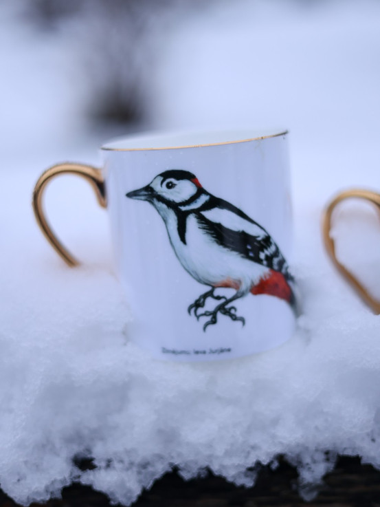 Porcelain mug with gold trim – Great Spotted Woodpecker
